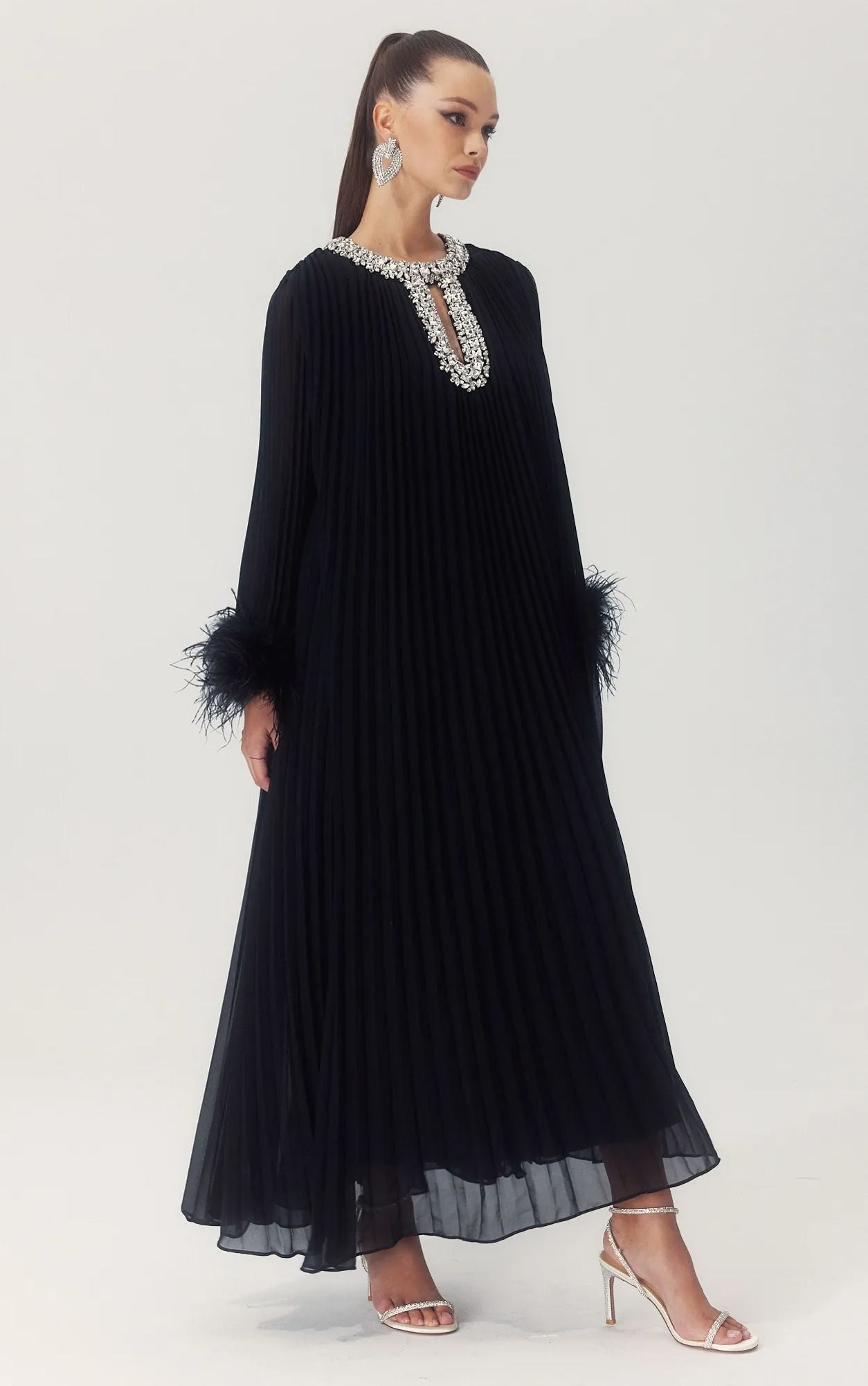Effortlessly Elegant Dress with a Timeless Design