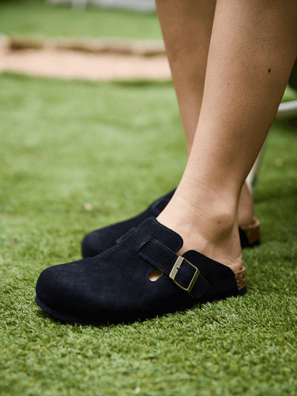 Effortlessly Elegant Garment with a Timeless Design