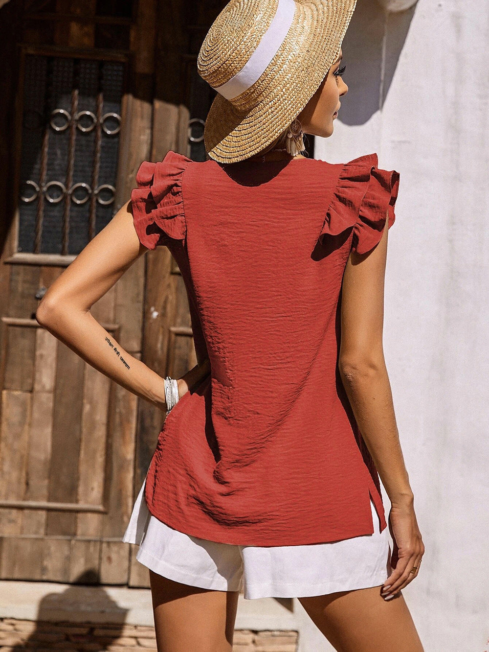 Sophisticated Garment with a Clean Classic Look