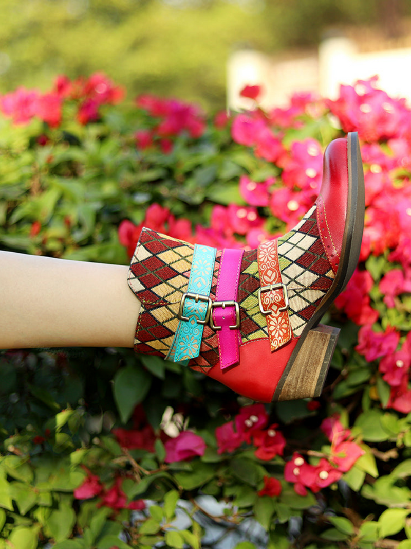 Polished Boots with an Effortless Classic Look