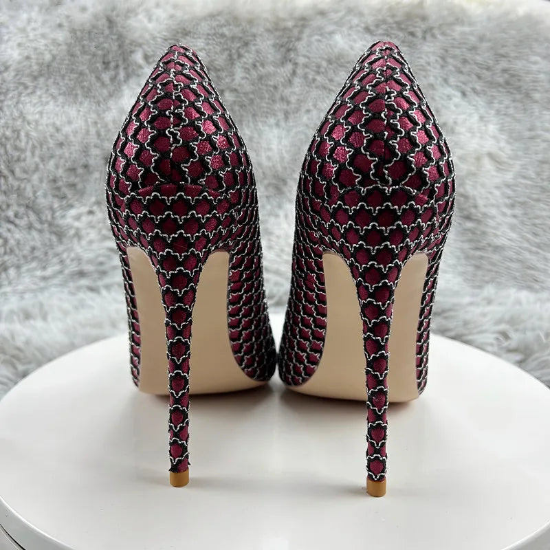 Effortlessly Elegant Shoes with a Timeless Design