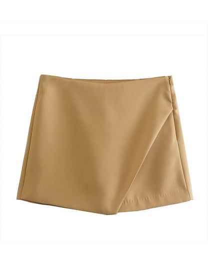Sophisticated Garment with a Clean Classic Look