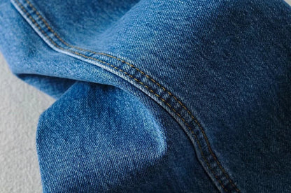 Effortlessly Elegant Garment with a Timeless Design