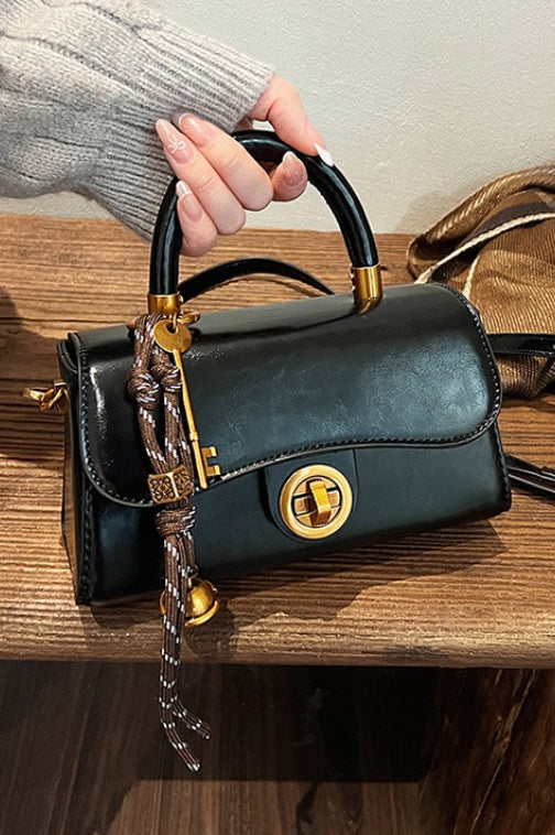 Polished Bag with an Effortless Classic Look