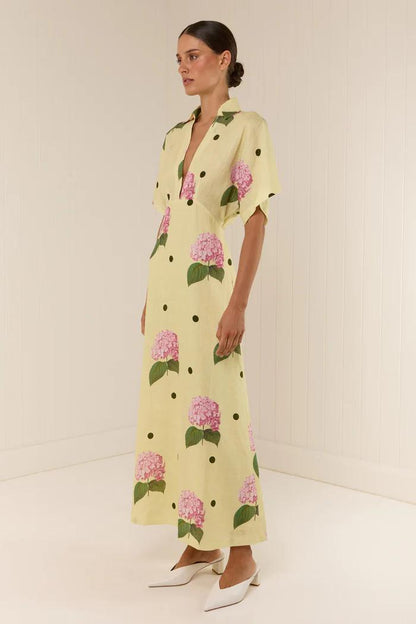 Classic Vintage Dress with a Flattering Fit