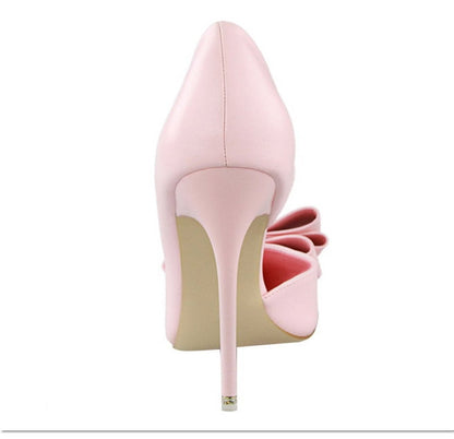A Vintage Style Heels with Delicate Timeless Details
