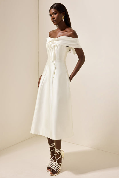 Classic Vintage & Enduringly Stylish Dress