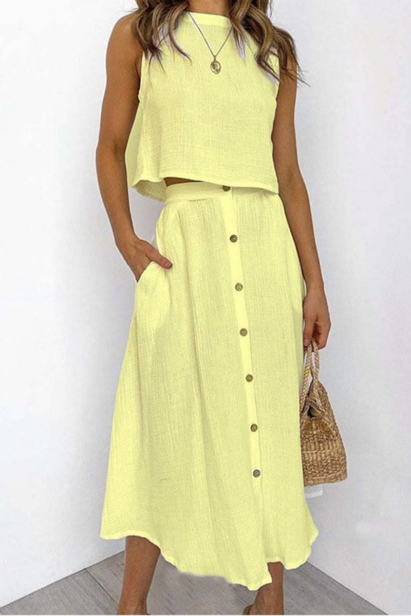 Effortlessly Elegant Top with a Timeless Design