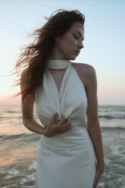 Effortlessly Elegant Dress with a Timeless Design