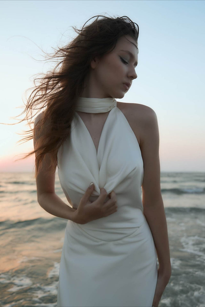 Effortlessly Elegant Dress with a Timeless Design