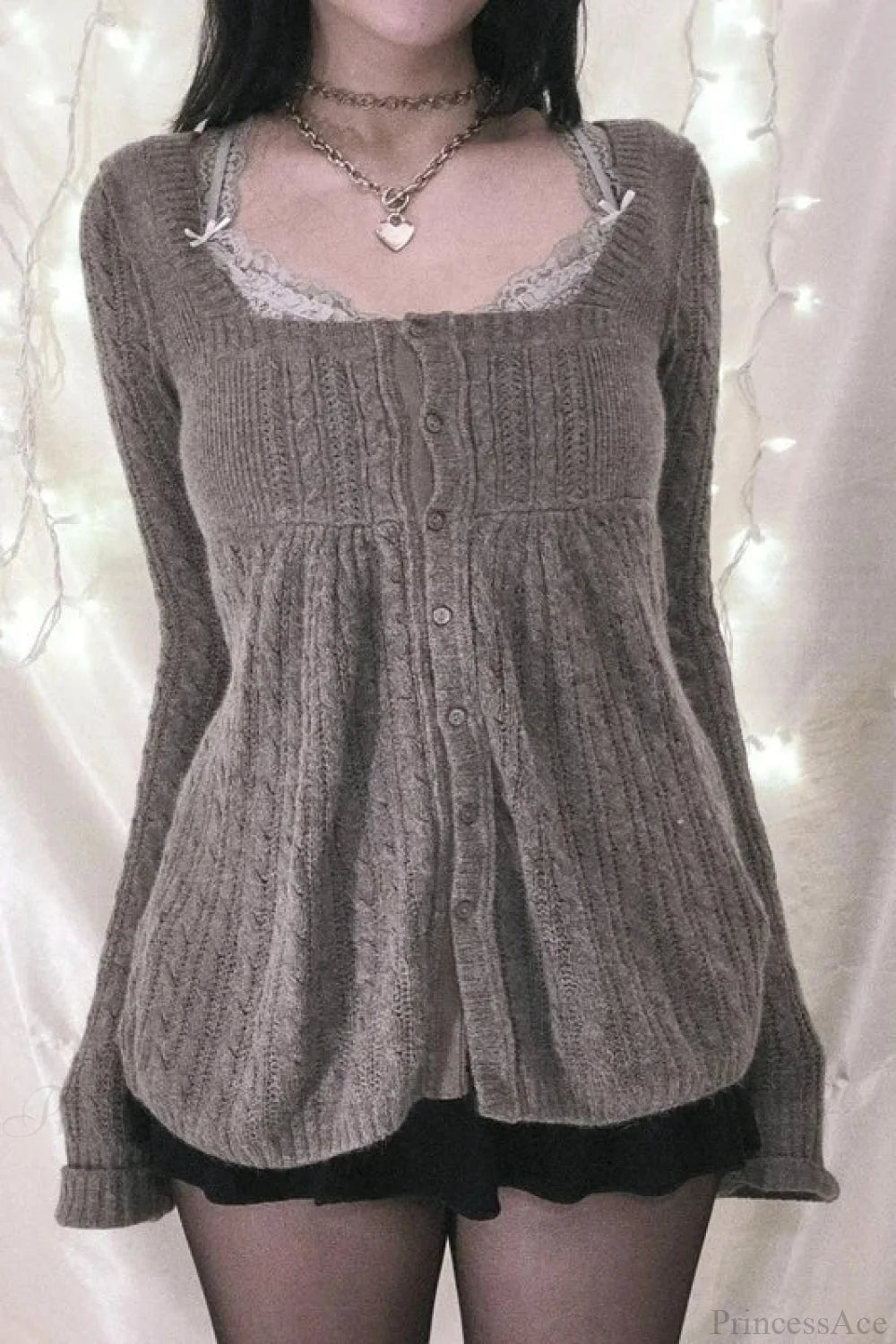 Beautifully Finished Blouse in a Timeless Design