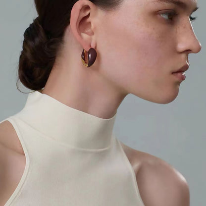 Effortlessly Elegant Garment with a Timeless Design