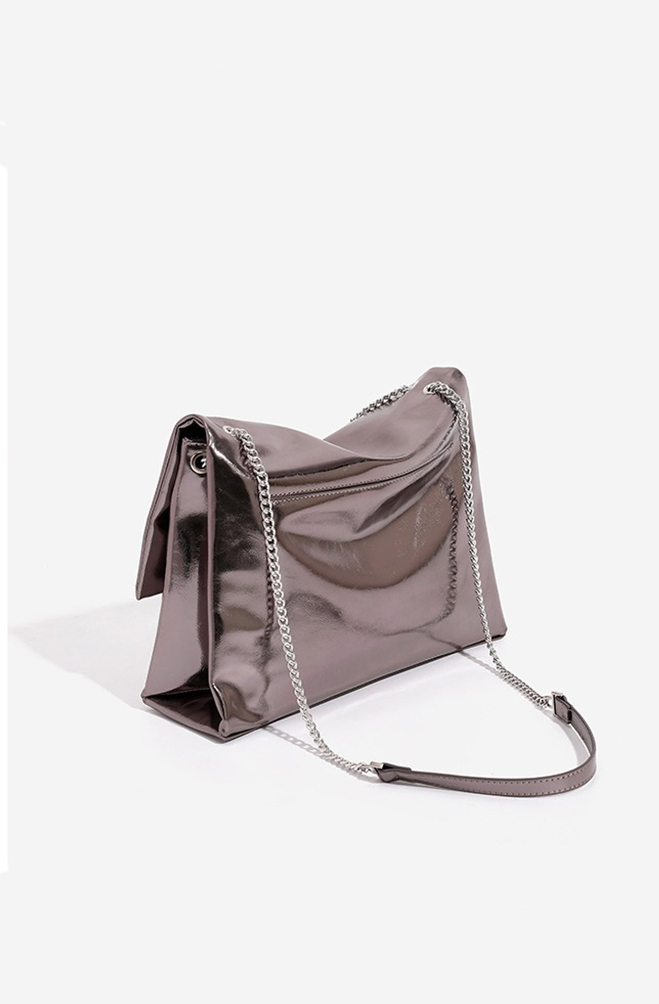 Gracefully Styled Bag for Any Occasion
