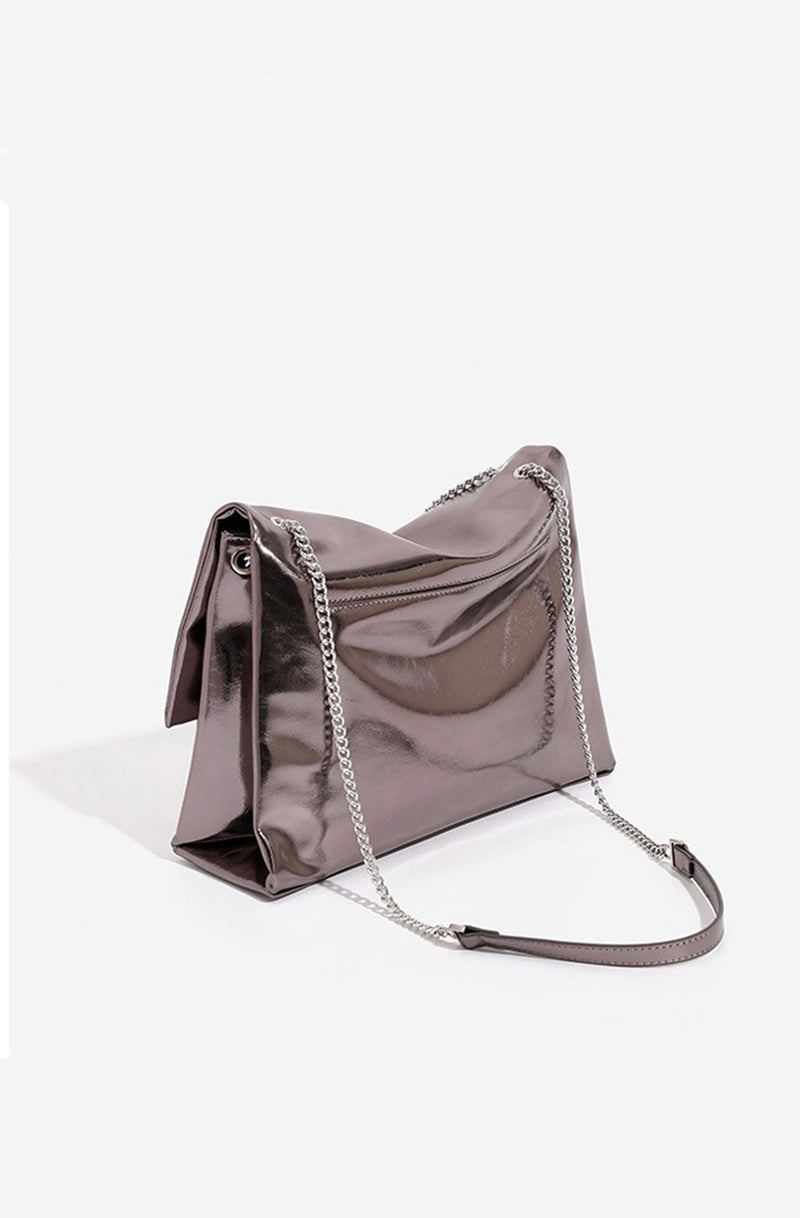 Gracefully Styled Bag for Any Occasion