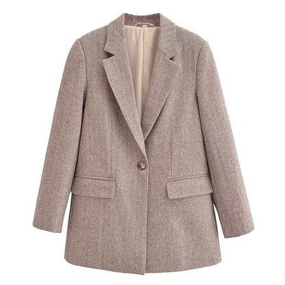 Well Tailored Garment with a Graceful Silhouette
