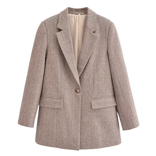 Well Tailored Garment with a Graceful Silhouette
