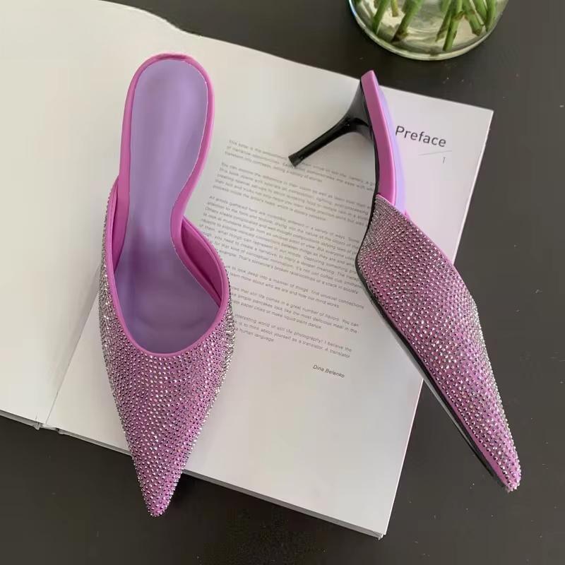 Polished Heels with an Effortless Classic Look