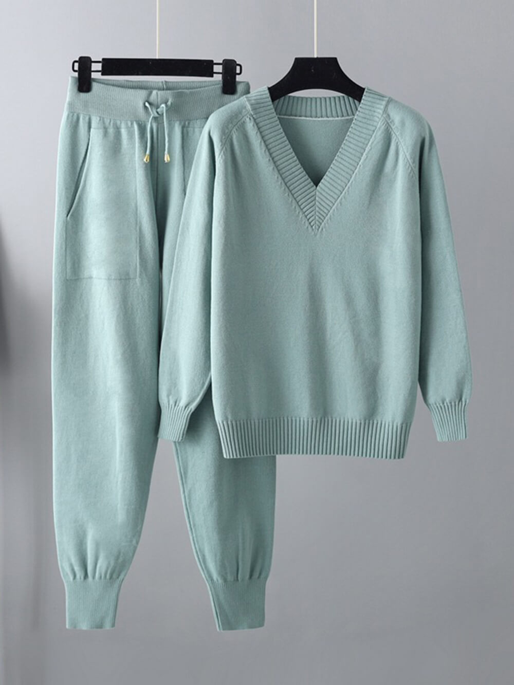 Elegantly Styled Pullover for Everyday Wear