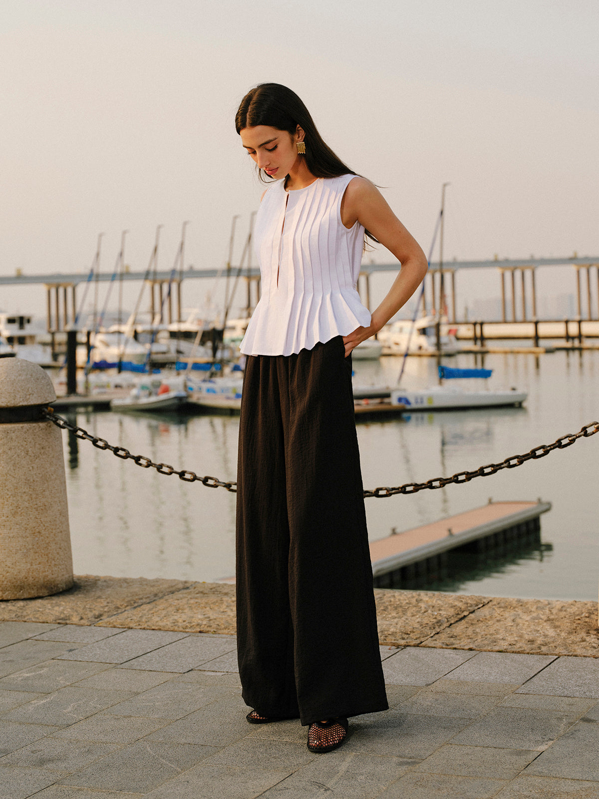 Well Tailored Top with a Graceful Silhouette