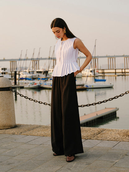 Well Tailored Top with a Graceful Silhouette