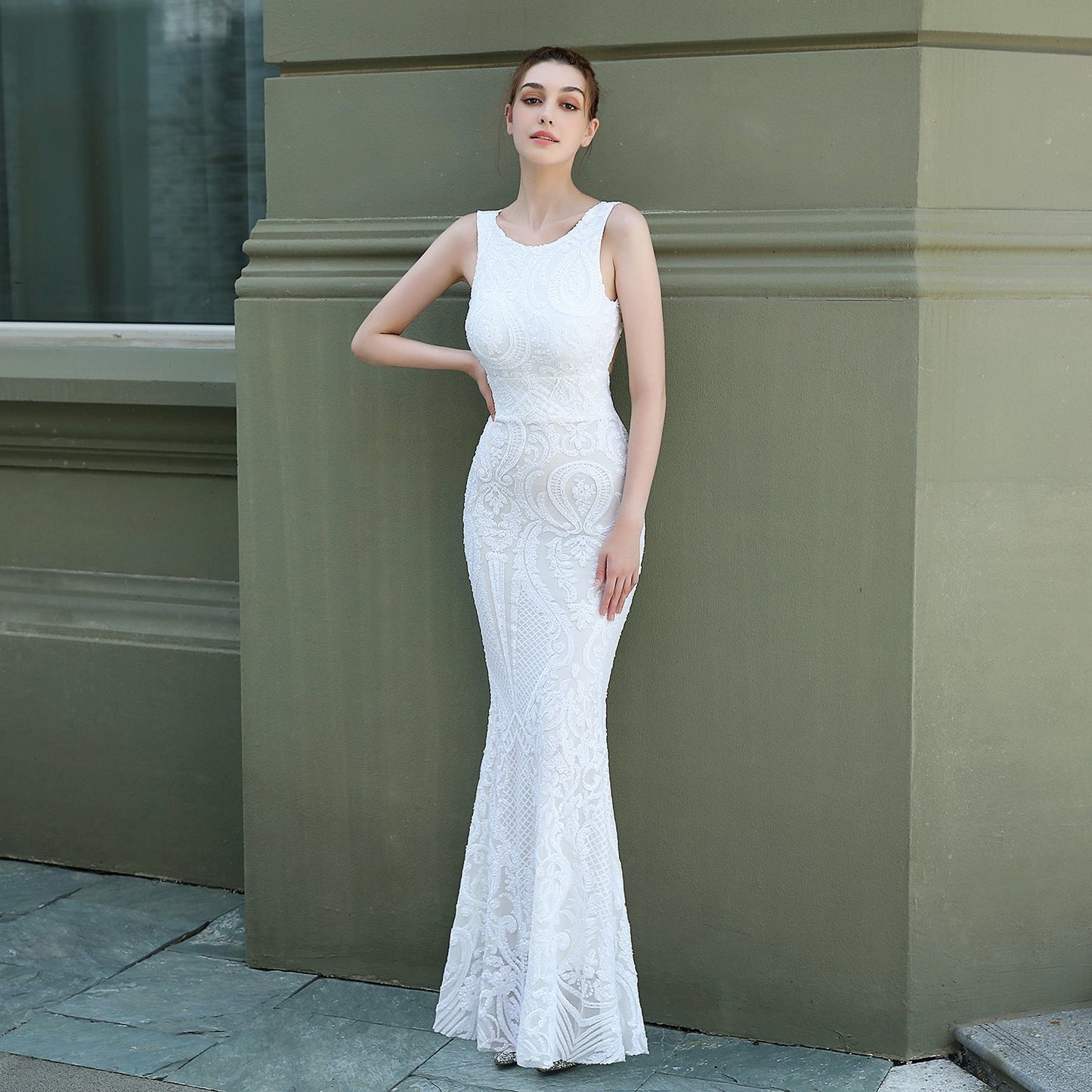 Effortlessly Elegant Dress with a Timeless Design
