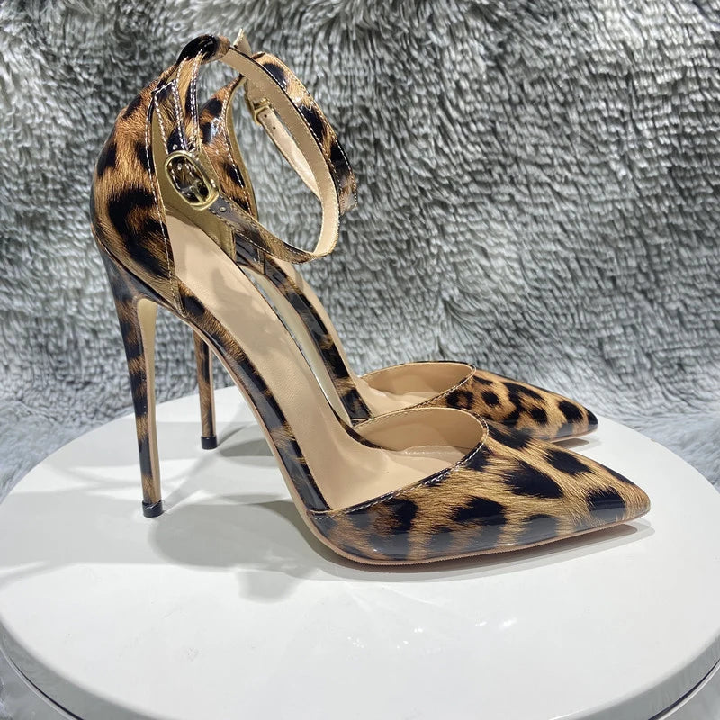 Effortlessly Elegant Shoes with a Timeless Design