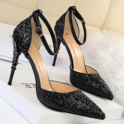 Gracefully Styled Garment for Any Occasion