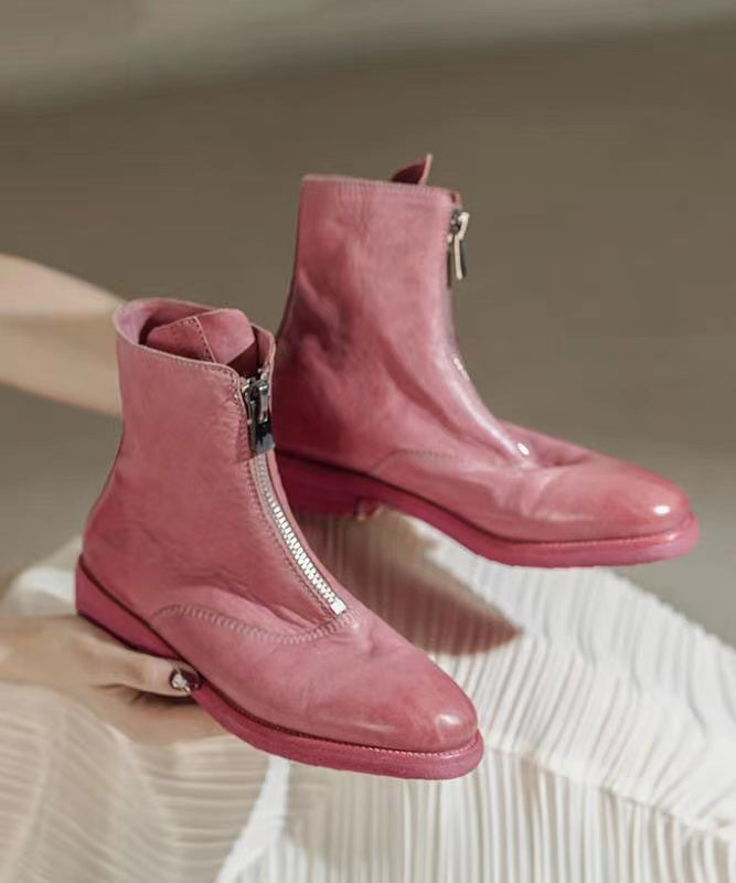 Well Tailored Boots with a Graceful Silhouette
