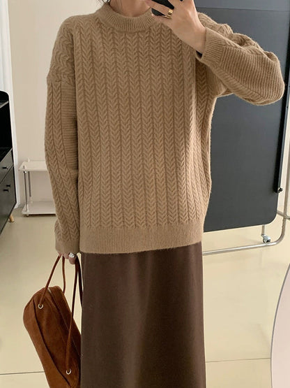 Effortlessly Elegant Sweater with a Timeless Design