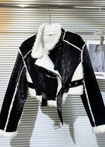 Elegantly Styled Coat for Everyday Wear