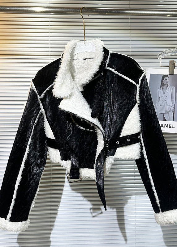 Elegantly Styled Coat for Everyday Wear