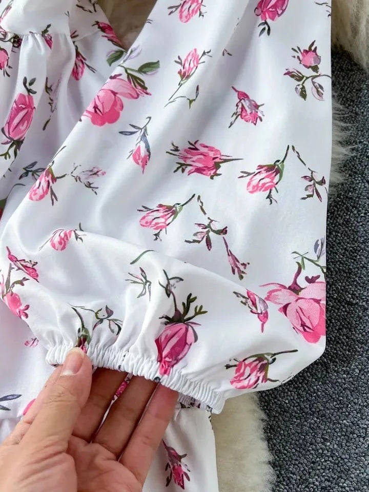 Classic Vintage Dress with a Flattering Fit