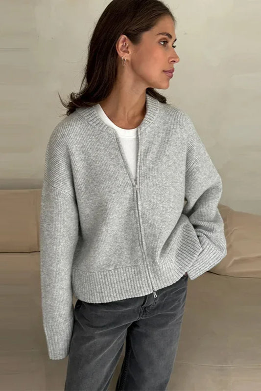Well Tailored Cardigan with a Graceful Silhouette