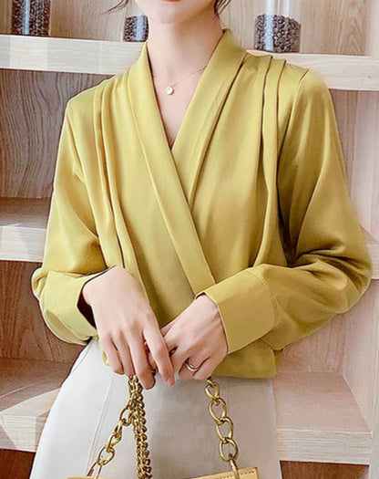 Beautifully Finished Blouse in a Timeless Design