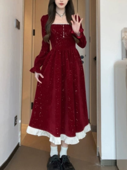 Well Tailored Dress with a Graceful Silhouette
