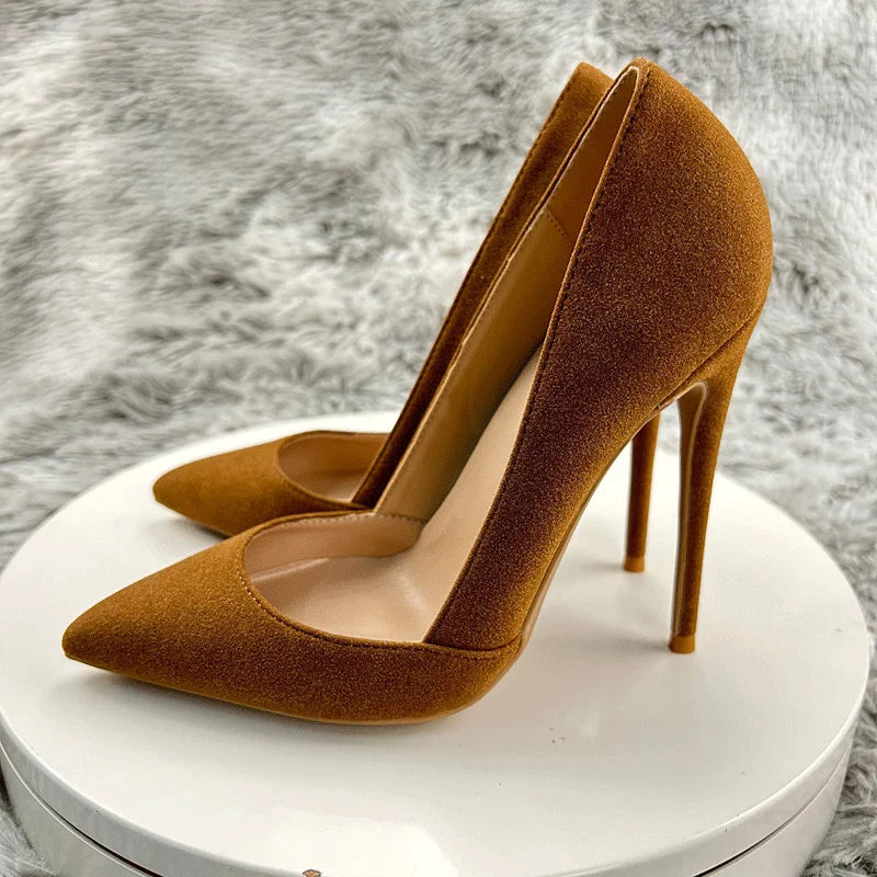 Well Tailored Heels with a Graceful Silhouette