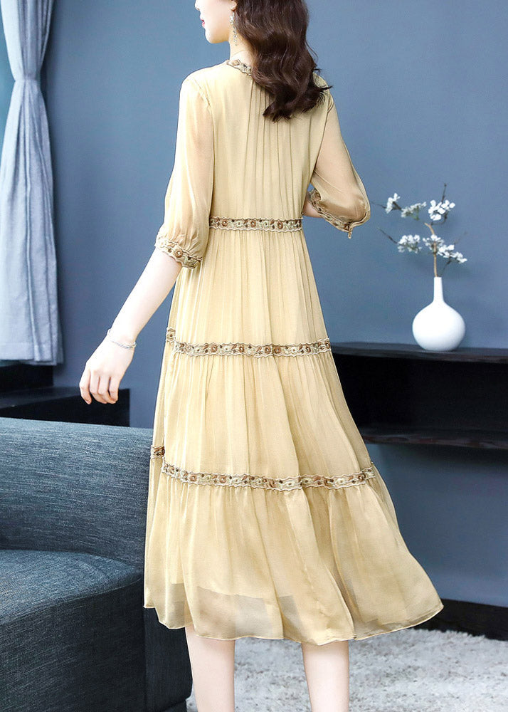 Beautifully Finished Dress in a Timeless Design