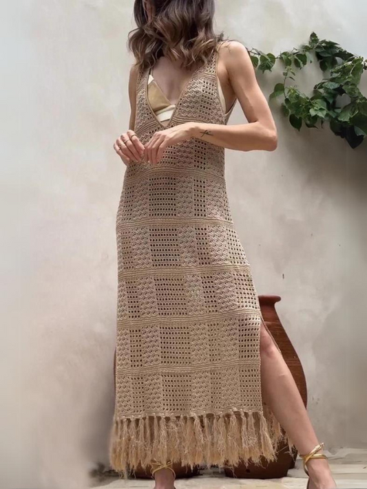 Beautifully Finished Dress in a Timeless Design