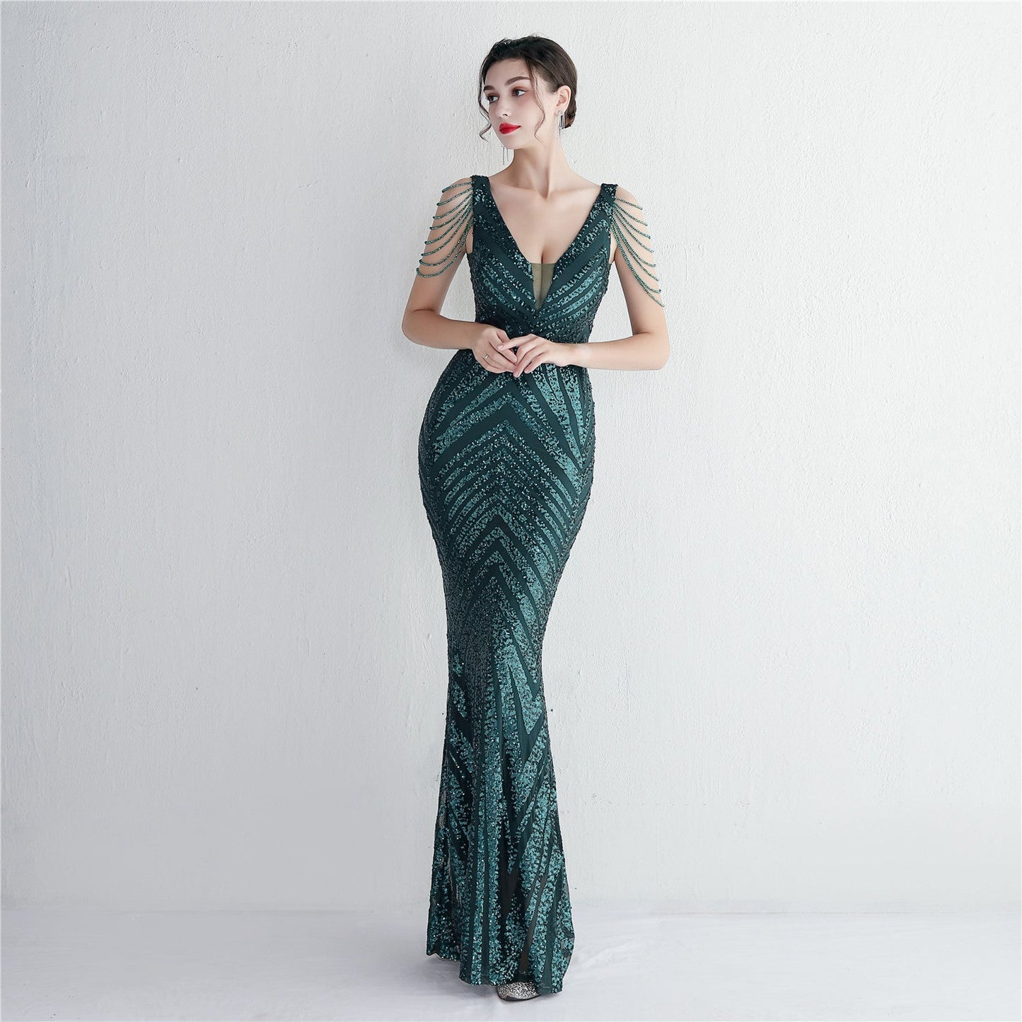 Beautifully Finished Dress in a Timeless Design