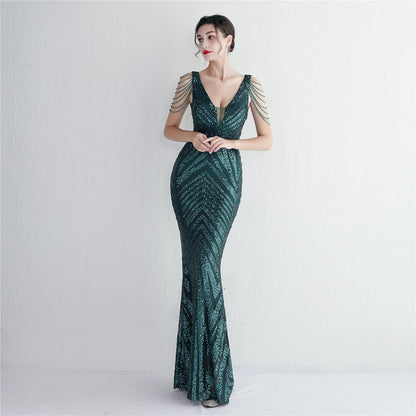 Beautifully Finished Dress in a Timeless Design