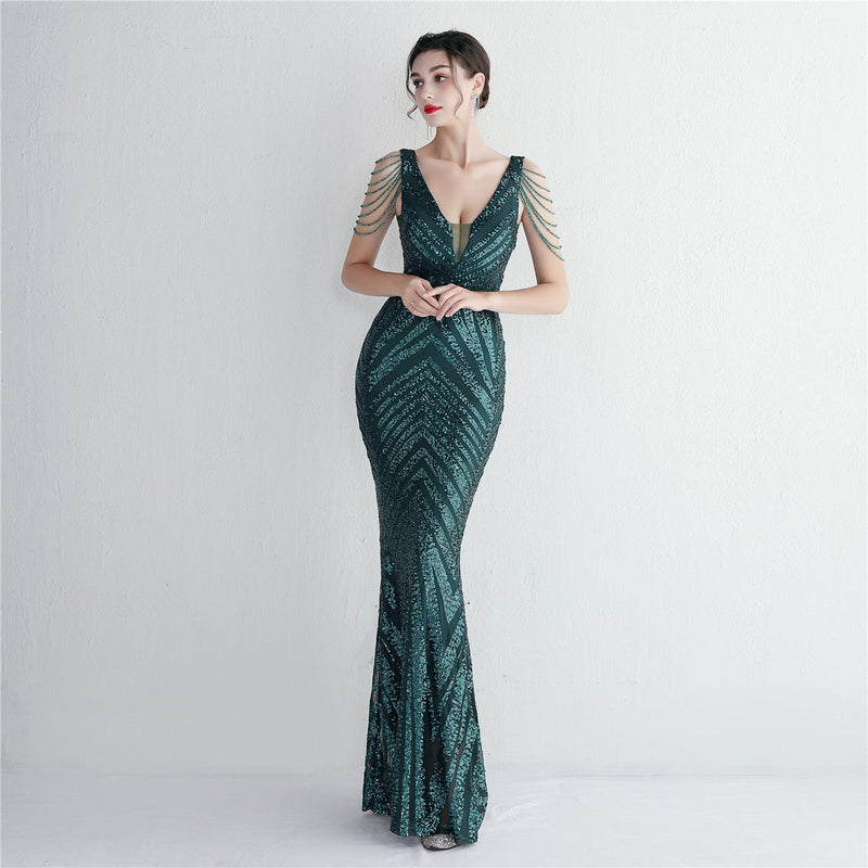 Beautifully Finished Dress in a Timeless Design