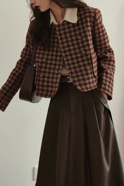 Well Tailored Jacket with a Graceful Silhouette