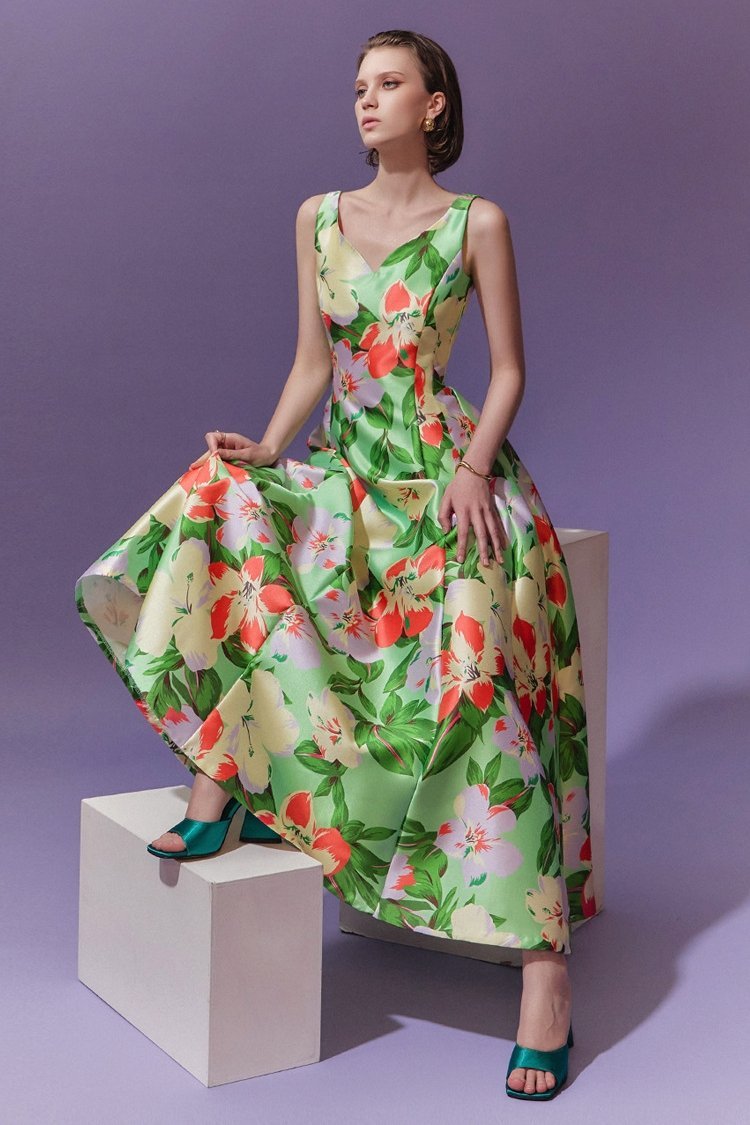 A Vintage Style Dress with Delicate Timeless Details