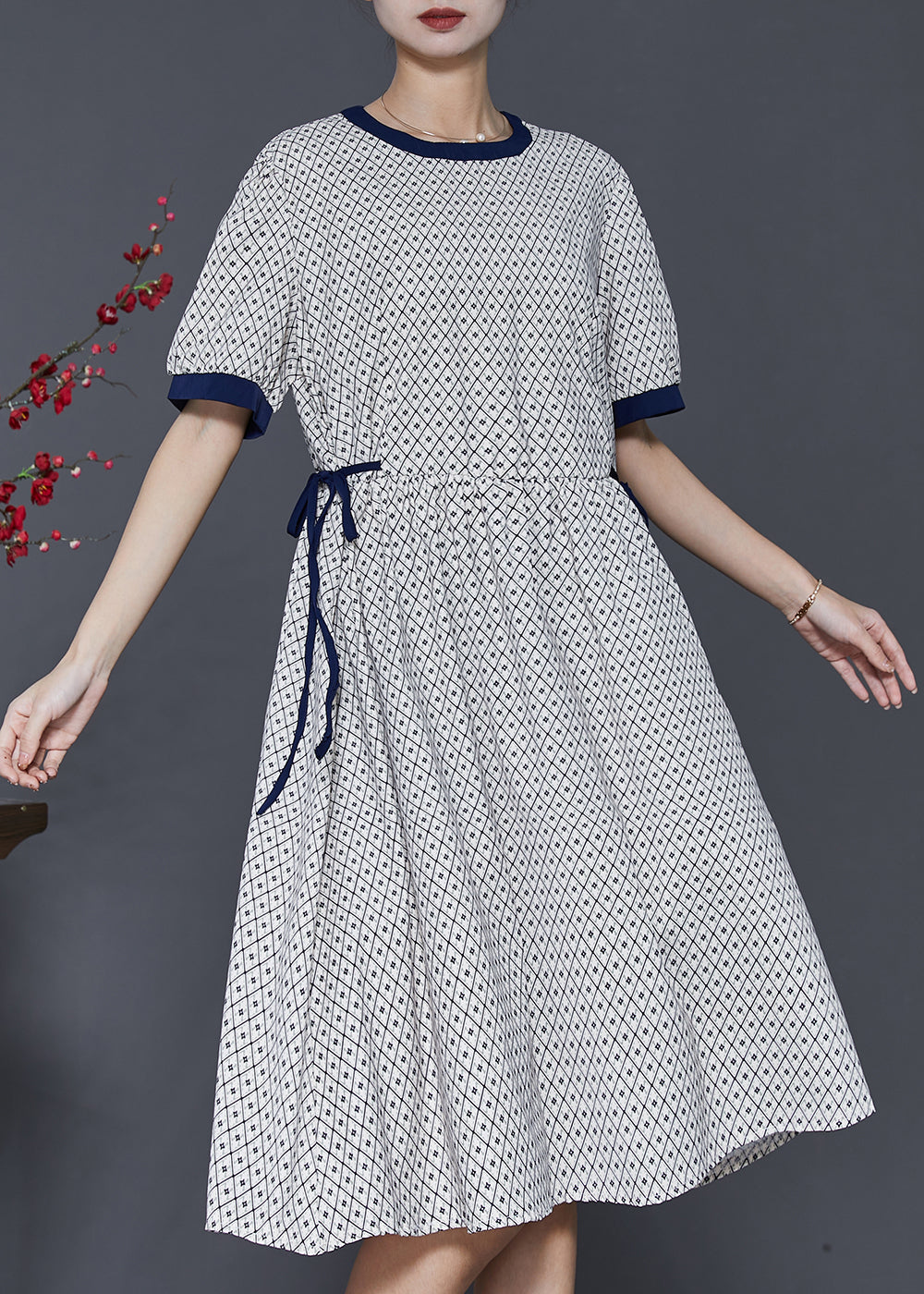 Effortlessly Elegant Dress with a Timeless Design