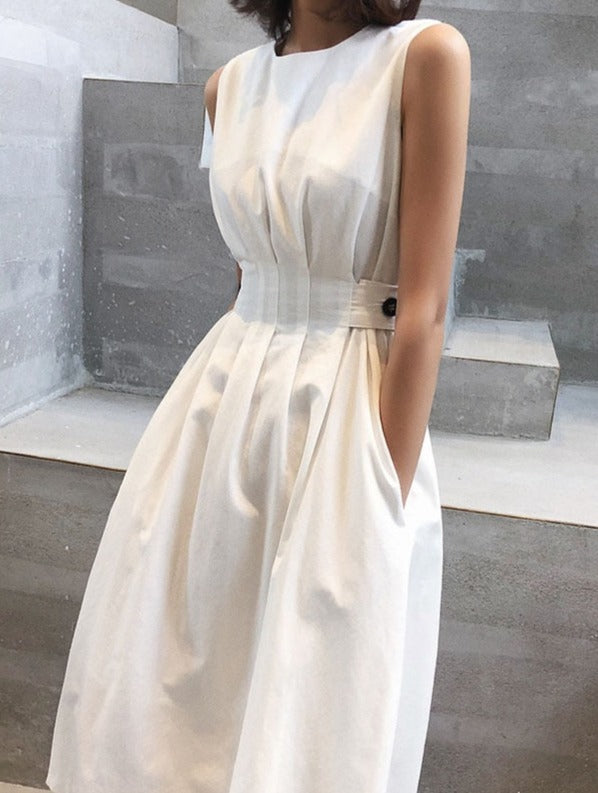 Classic Vintage Dress with a Flattering Fit