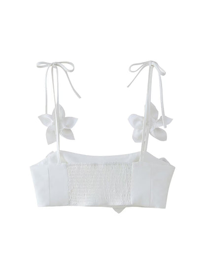 Effortlessly Elegant Top with a Timeless Design