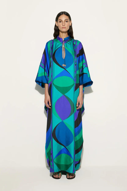 Well Tailored Garment with a Graceful Silhouette