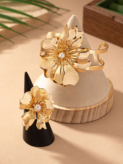 Gracefully Styled Garment for Any Occasion