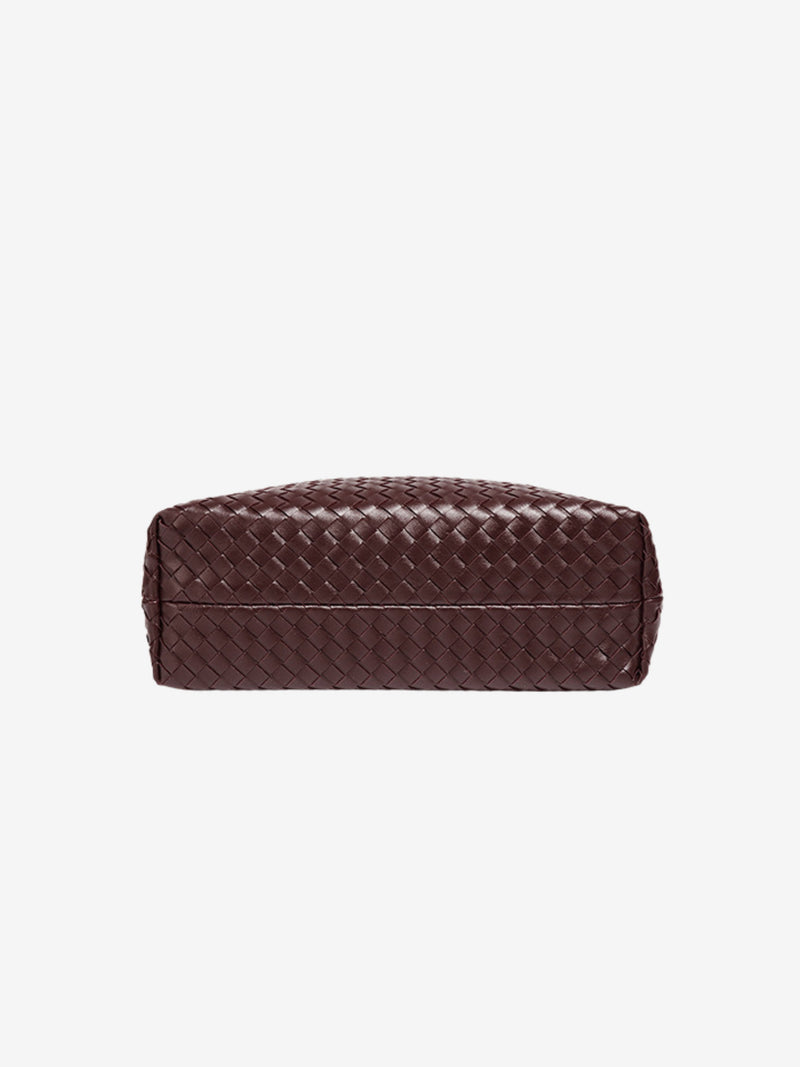 Beautifully Finished Bag in a Timeless Design