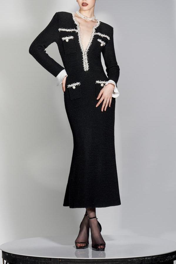 Beautifully Finished Dress in a Timeless Design